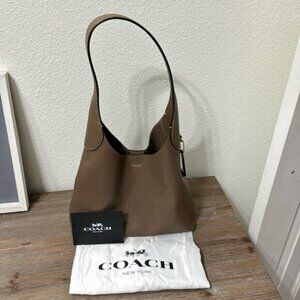 🐎 NWOT COACH Brooklyn 23 bag 👜